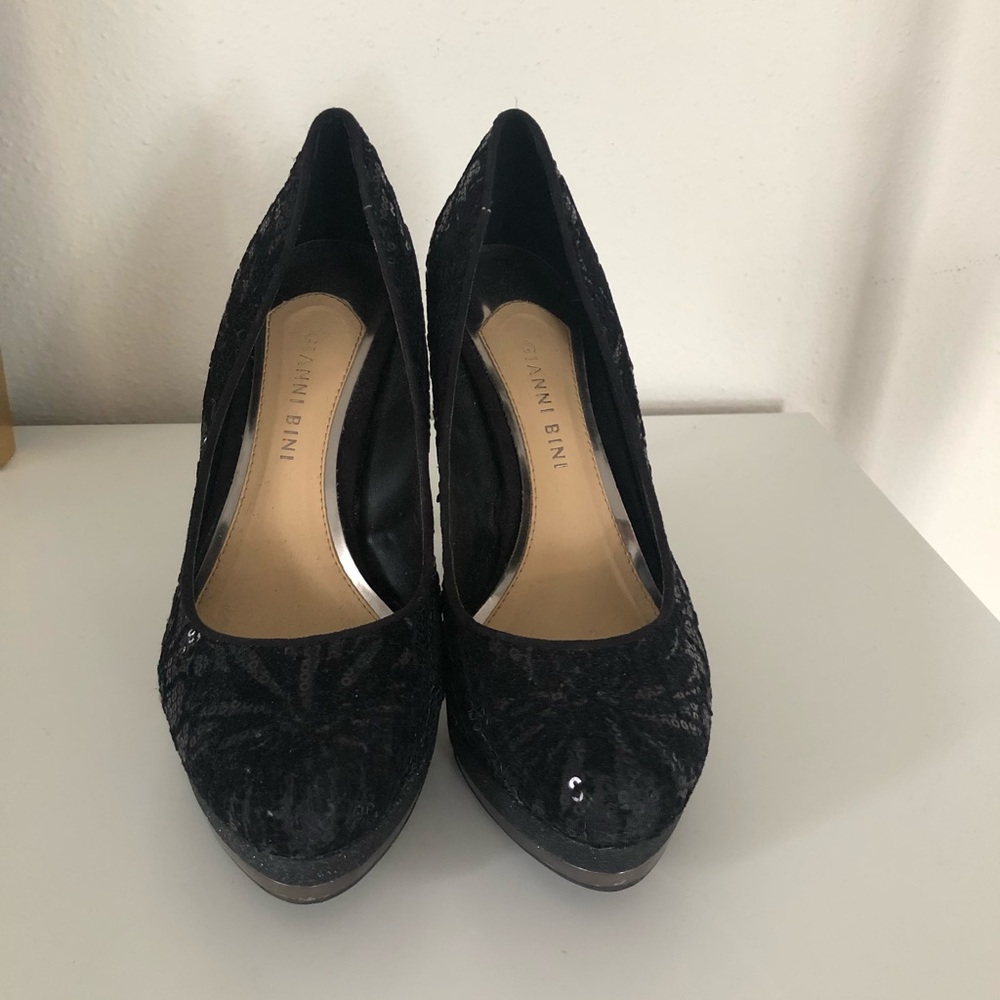 Pumps - Picture 2 of 6